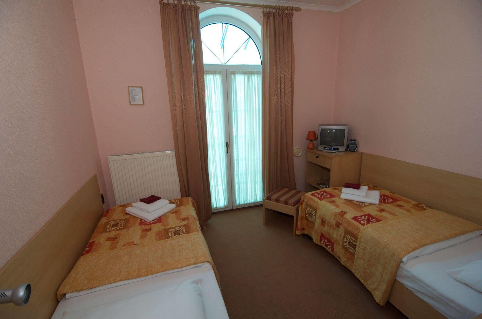 Hotel Steve Liptovský Mikuláš Buitenkant foto